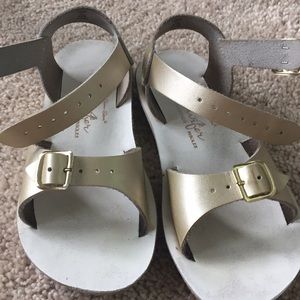 Girls Hoy Sun-San gold sandals